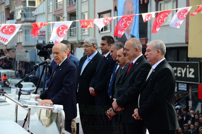 MHP LİDERi DEVLET BAHÇELİ AKHİSARLILAR İLE BULUŞTU